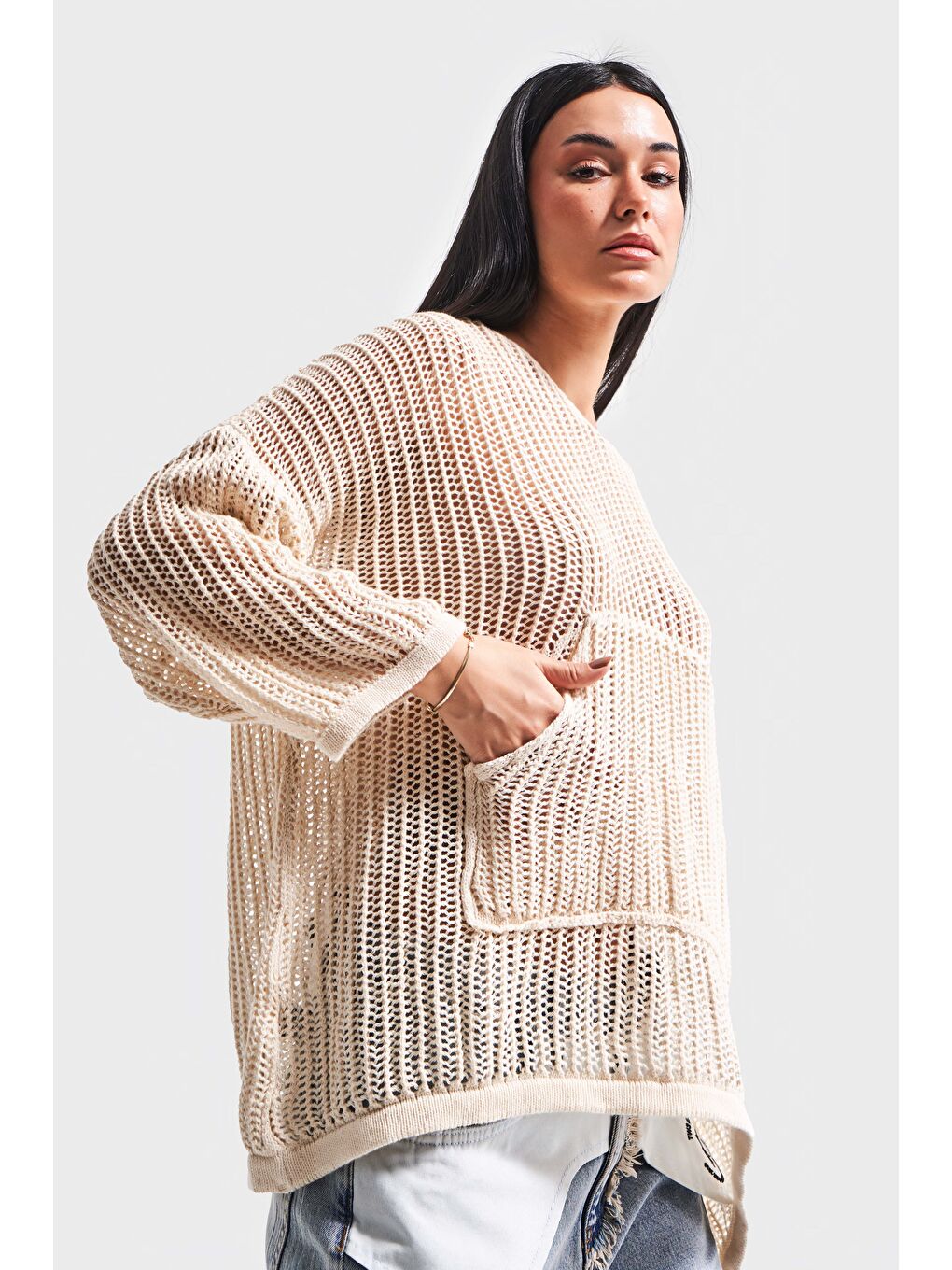 Kadın Bej Renk Bol Kesim İnce Delikli Ajurlu Kapüşonlu Tasarım Triko-3