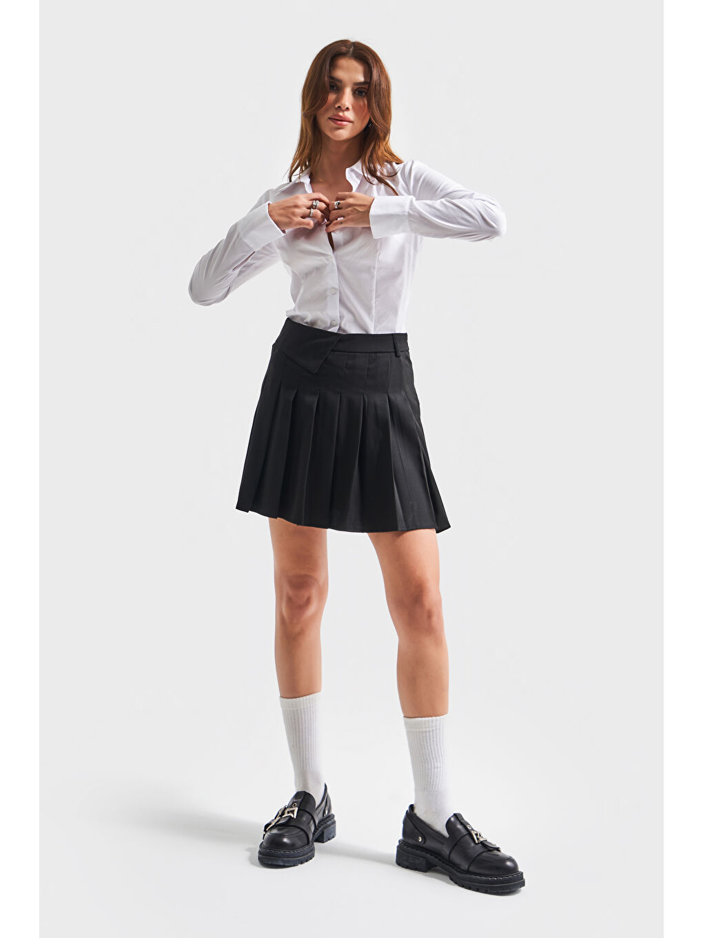 Kadın Siyah Renk S5-1 Kemer Detaylı Pileli Mini Kumaş Etek-1