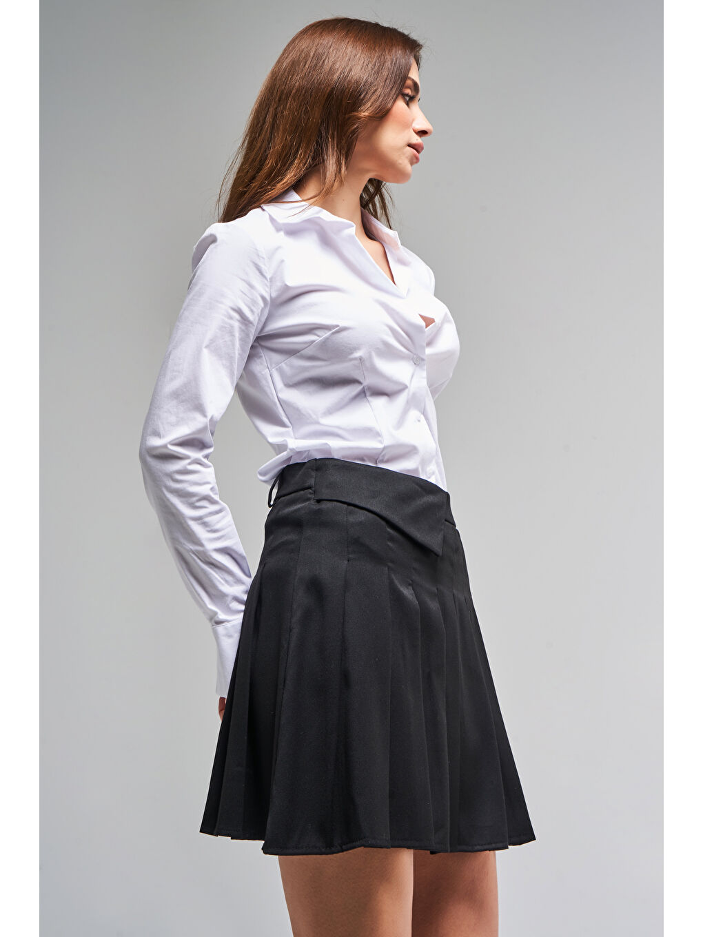 Kadın Siyah Renk S5-1 Kemer Detaylı Pileli Mini Kumaş Etek-2