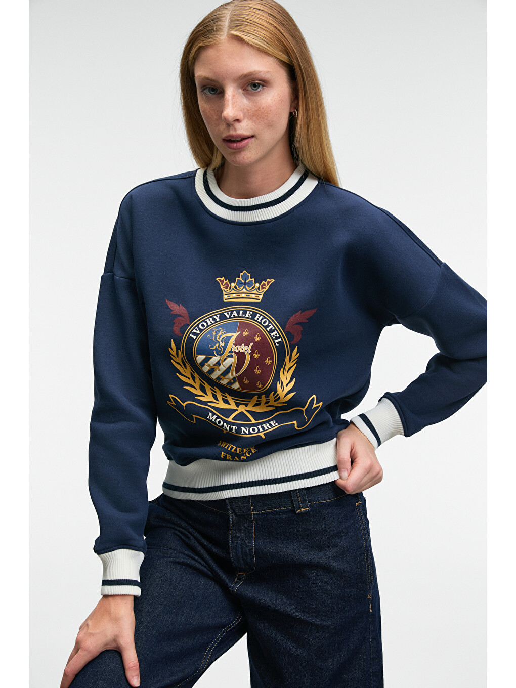 Vallune Kadın Kontrast Triko Etek Ucu Manşet Ve Yakalı Nakış Crop Lacivert Sweatshirt