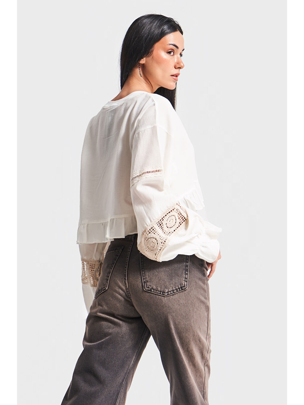 Kadın Ekru Renk Bol Kesim Etnik Desen Tasarımlı Bluz-4