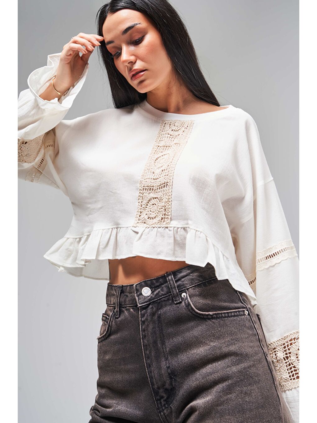 Kadın Ekru Renk Bol Kesim Etnik Desen Tasarımlı Bluz-5