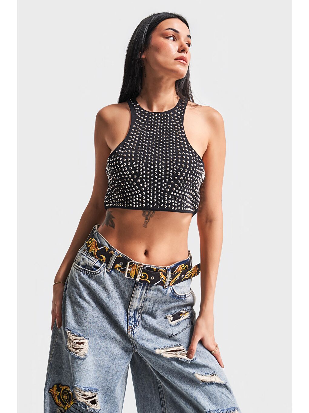 Kadın Siyah Renk Halter Yaka Parlak Yapıştırma Taşlı Tasarım Crop Top