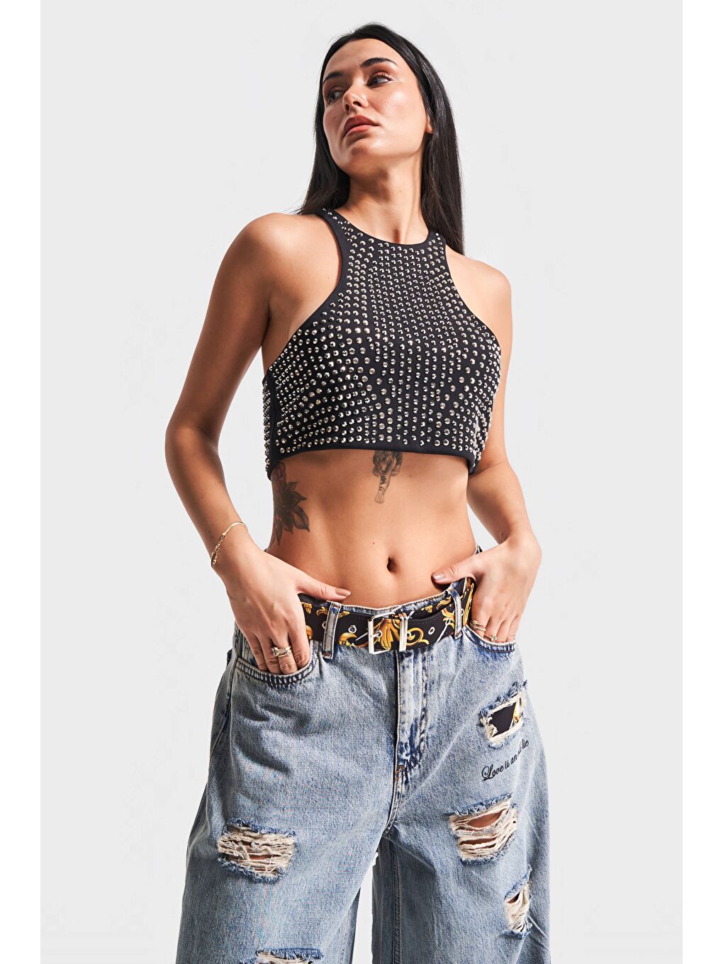 Kadın Siyah Renk Halter Yaka Parlak Yapıştırma Taşlı Tasarım Crop Top-4