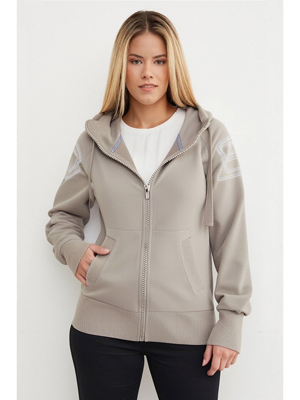 Bej Parlak Yazı Baskılı Kapüşonlu Fermuarlı Sweatshirt-1