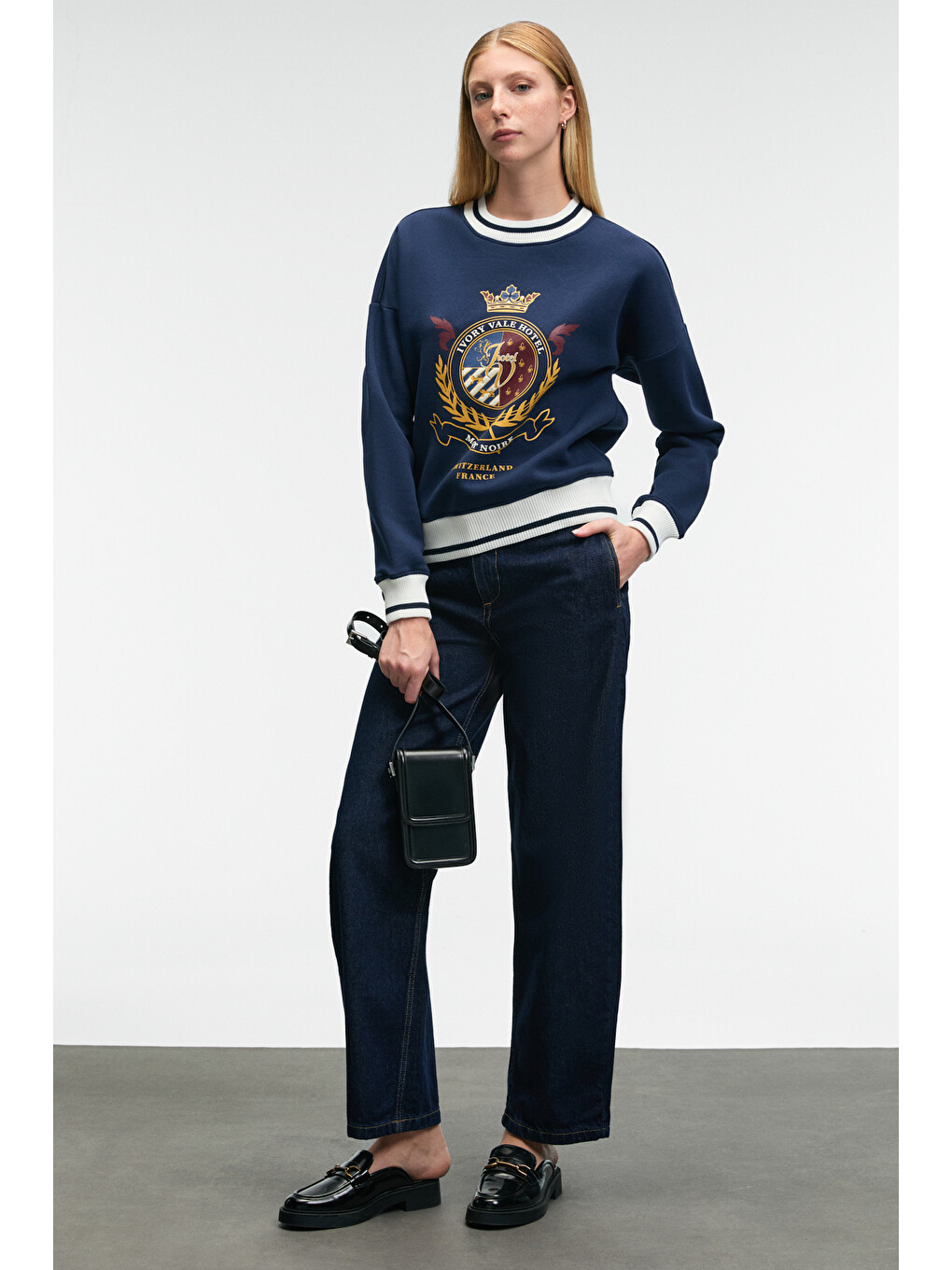 Vallune Kadın Kontrast Triko Etek Ucu Manşet Ve Yakalı Nakış Crop Lacivert Sweatshirt-4
