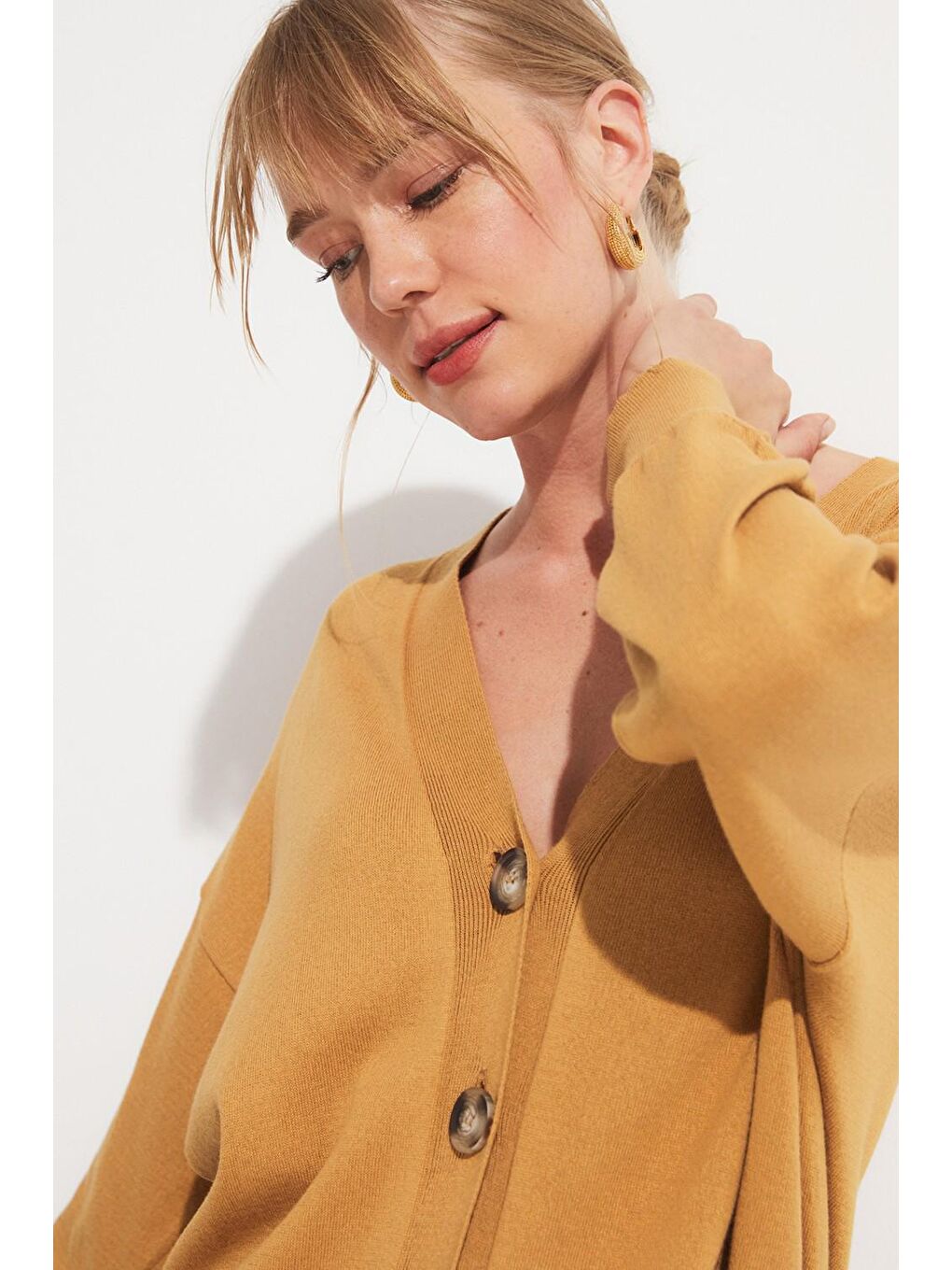 Kahverengi Kemik Düğmeli Hırka