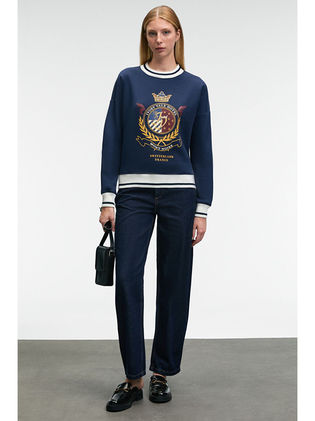 Vallune Kadın Kontrast Triko Etek Ucu Manşet Ve Yakalı Nakış Crop Lacivert Sweatshirt-5