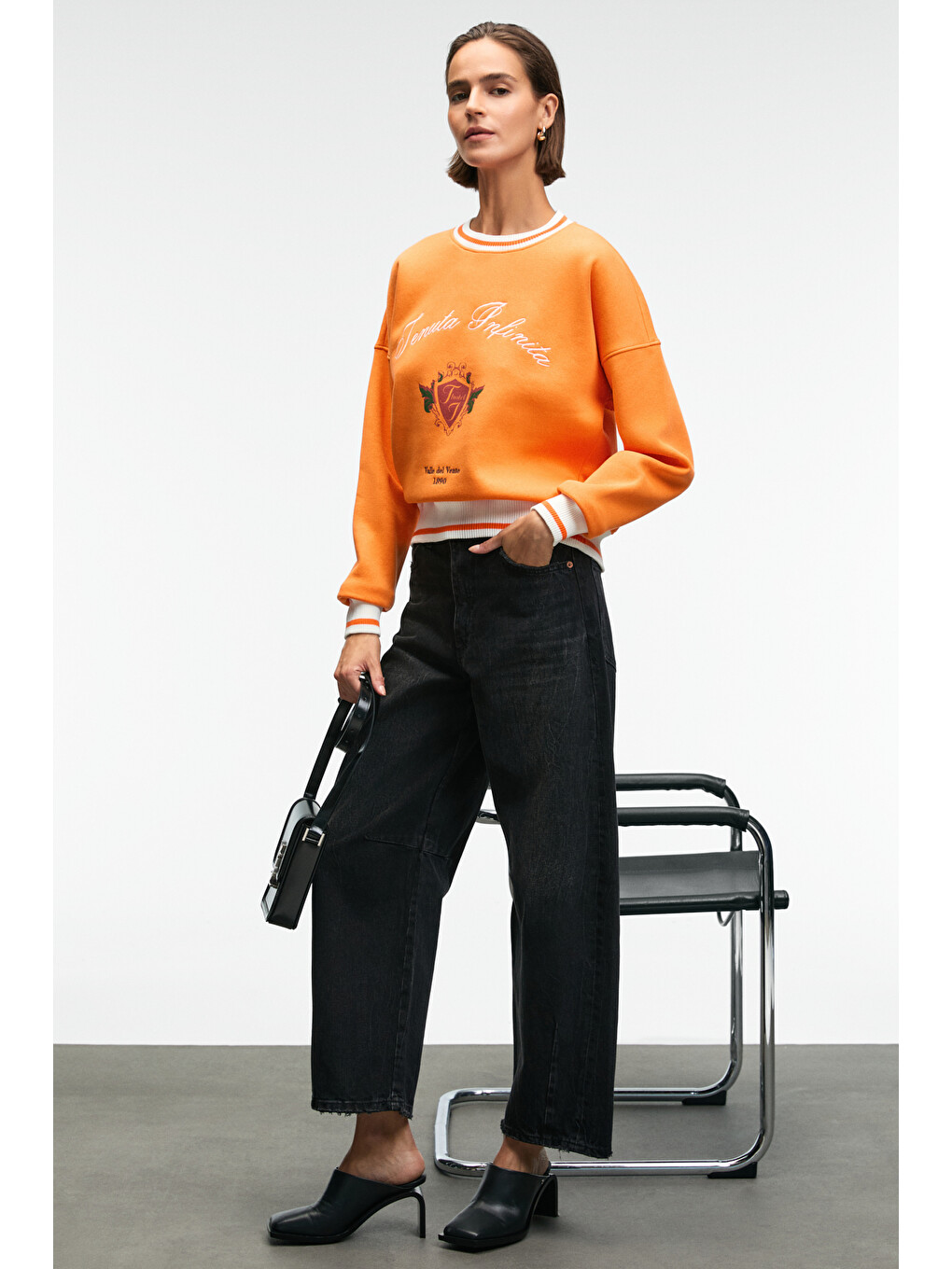Vallune Kadın Kontrast Triko Etek Ucu Manşet Ve Yakalı Nakış Crop Turuncu Sweatshirt-4