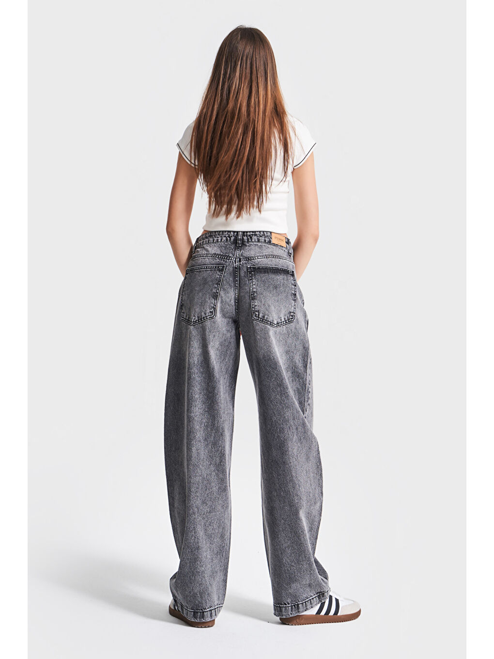 Gri Kadın Füme Renk 2S5-73 %100 Pamuk Cep Detaylı Baggy Fit Denim Jean-5