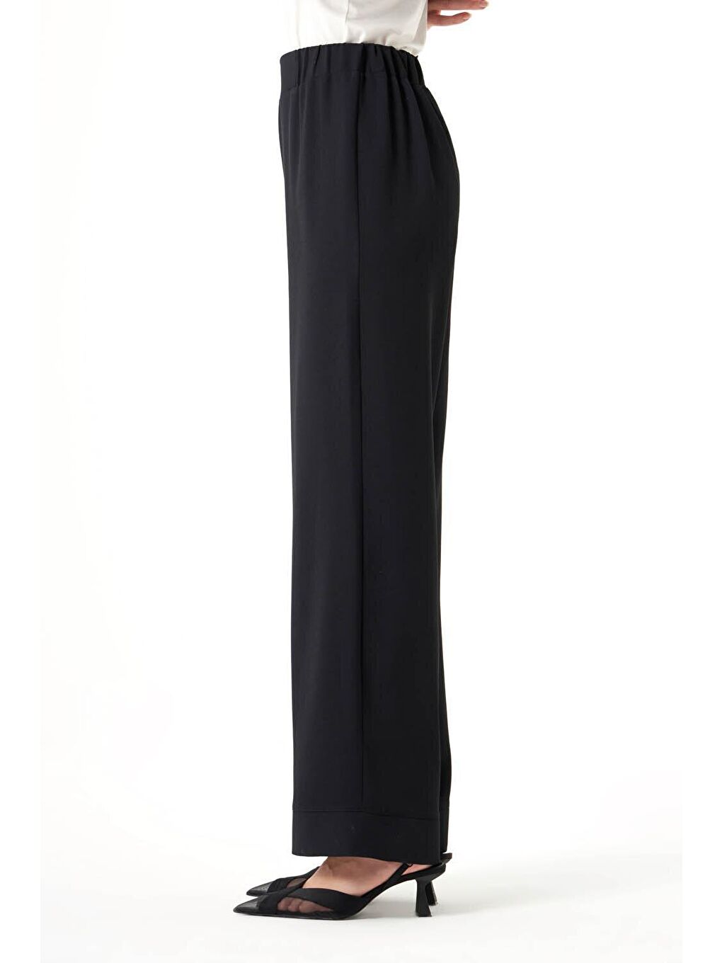 Paçası Parçalı Siyah Pantolon-1