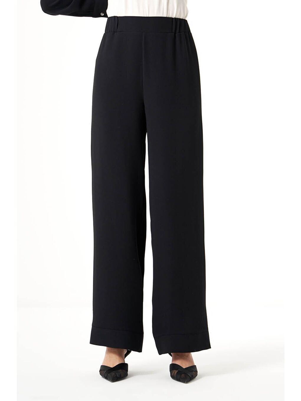 Paçası Parçalı Siyah Pantolon-2