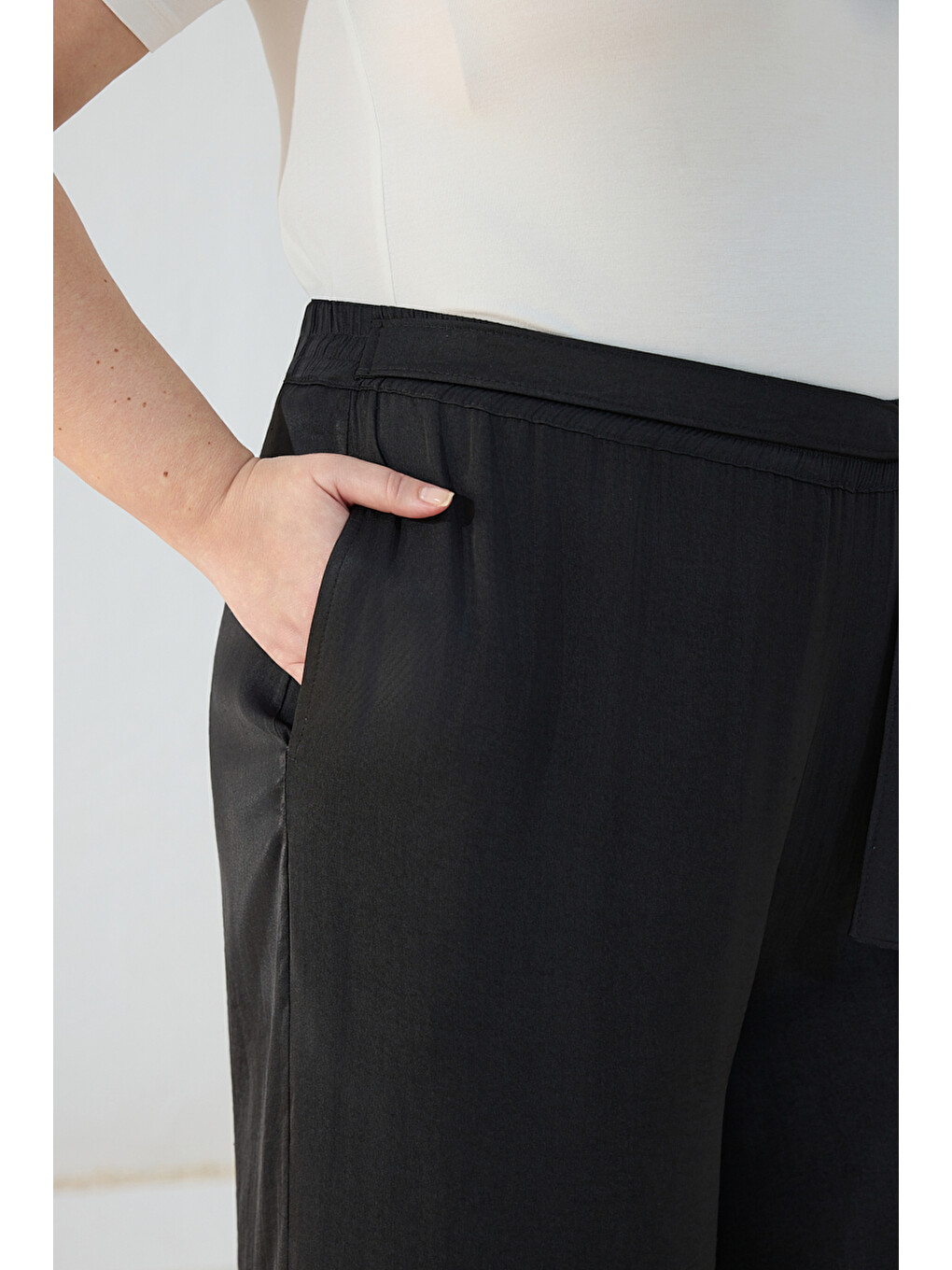 Siyah Dökümlü Pantolon Etek-4