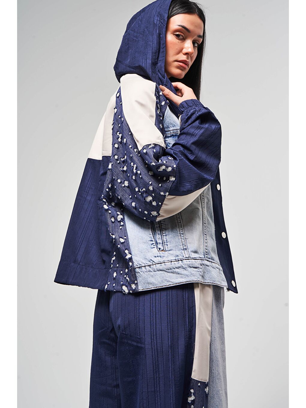 It's Basic Mavi Kadın Jean Rengi Kumaş Denim Karışımlı  Kapüşonlu Oversize Tasarım Ceket - 1