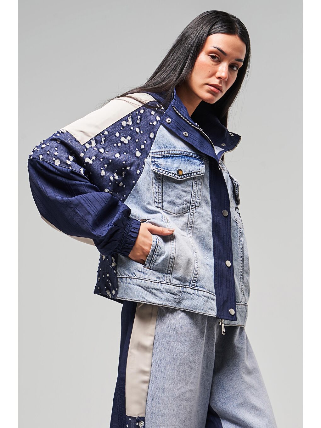 It's Basic Mavi Kadın Jean Rengi Kumaş Denim Karışımlı  Kapüşonlu Oversize Tasarım Ceket - 4