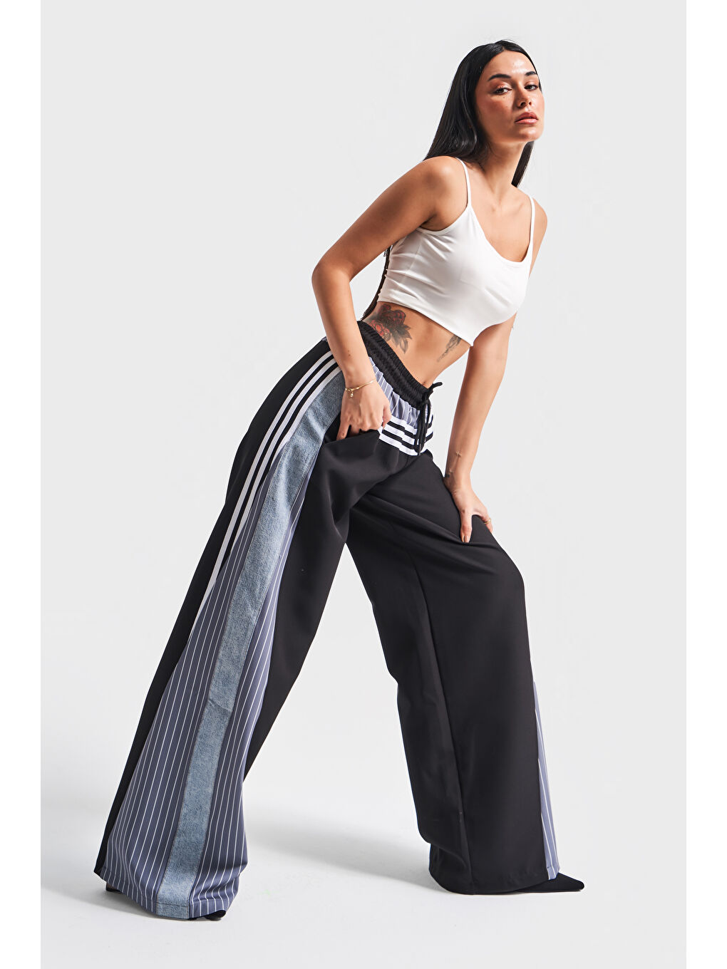 Mavi Kadın Jean Rengi Denim Kumaş Parçalı Şerit Detaylı Bol Kesim Tasarım Denim Pantolon-2