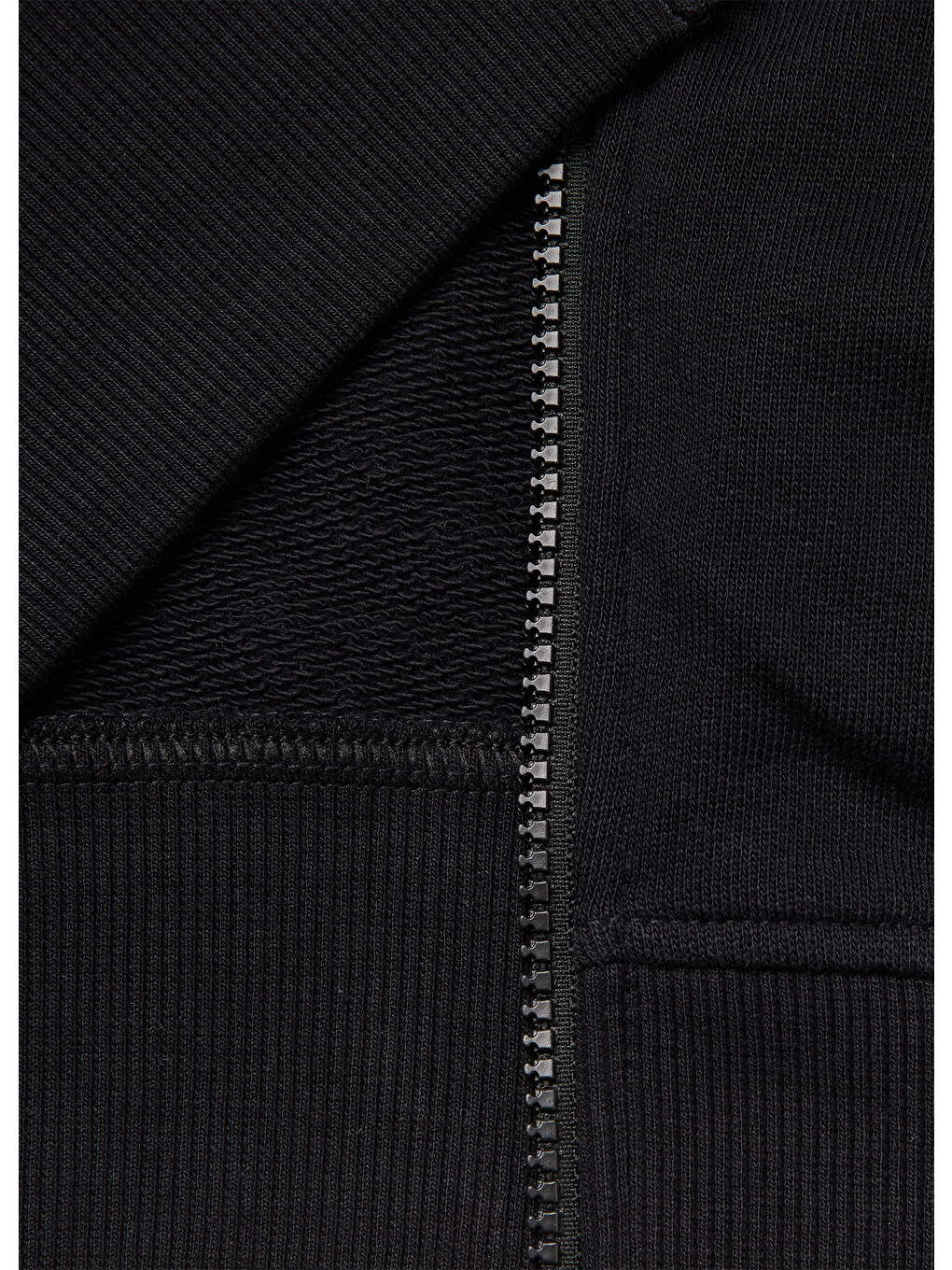 Kız Çocuk Siyah Önü İşlemeli Ribanalı Cepli Kapüşonlu Fermuarlı Sweatshirt-2