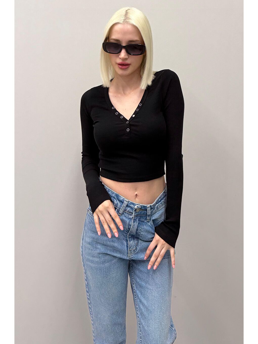 Siyah V Yaka Uzun Kollu Düğme Detaylı Kaşkorse Bodysuit Mg2194-1