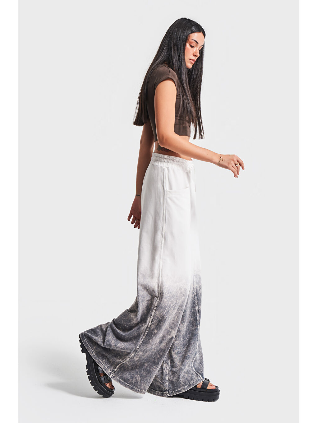 Kadın Ekru Renk Özel Yıkamalı Palazzo Fit Tasarım Örme Eşofman Pantolon-1