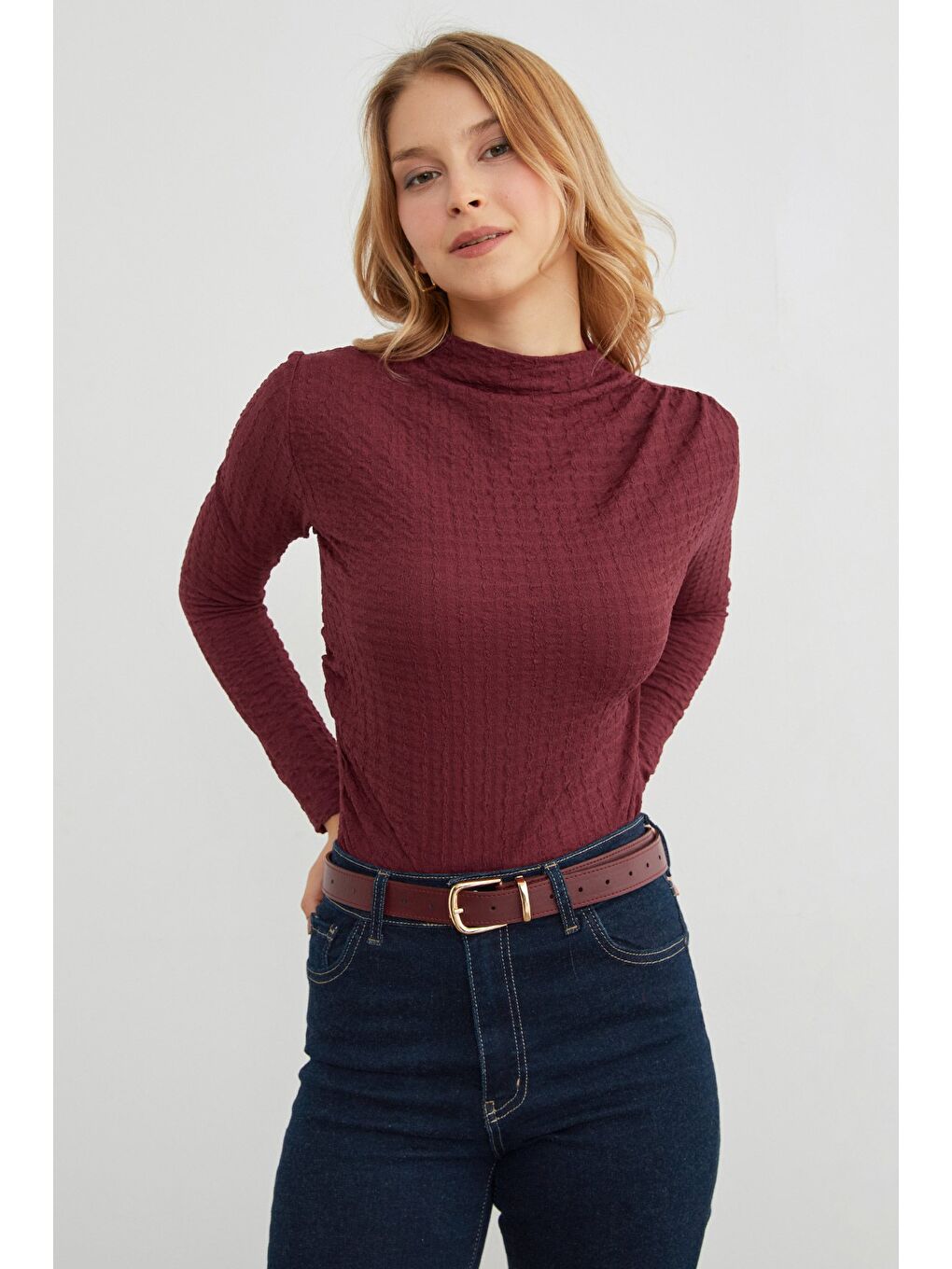 Bordo Gofre Kumaş Dik Yaka Drapeli Bluz-1