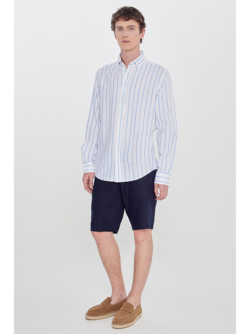 Erkek Beyaz-Mavi Pamuklu Keten Regular Fit Normal Kesim Klasik Yaka Çizgili Gömlek-1