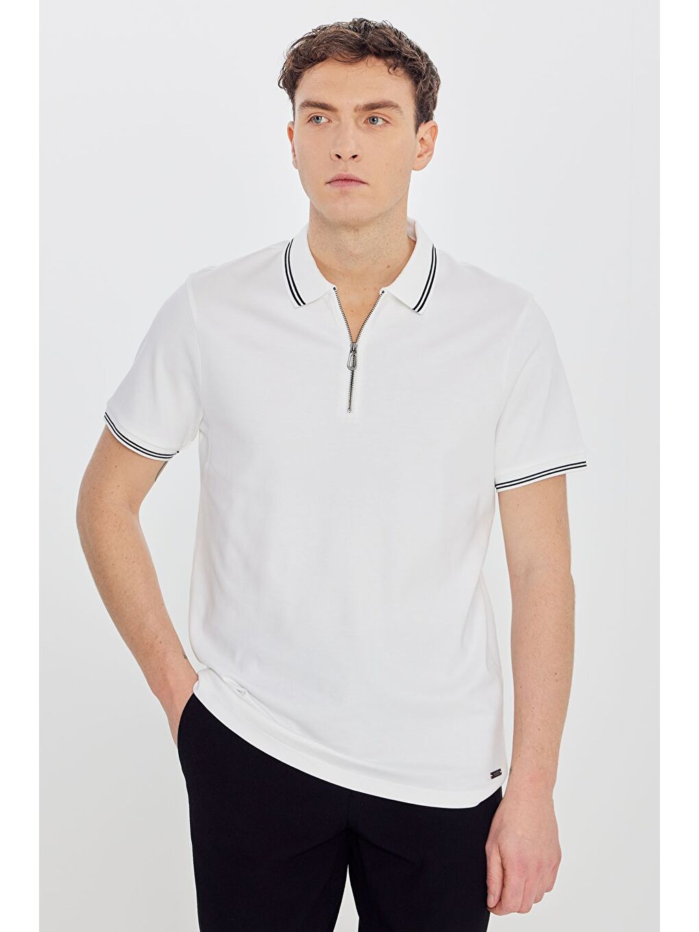 Erkek Ekru %100 Pamuk Slim Fit Dar Kesim Polo Yaka Tişört