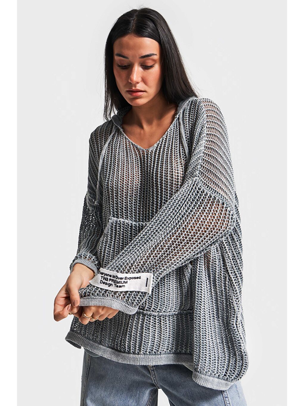 Kadın Antrasit Renk Bol Kesim İnce Delikli Ajurlu Kapüşonlu Tasarım Triko