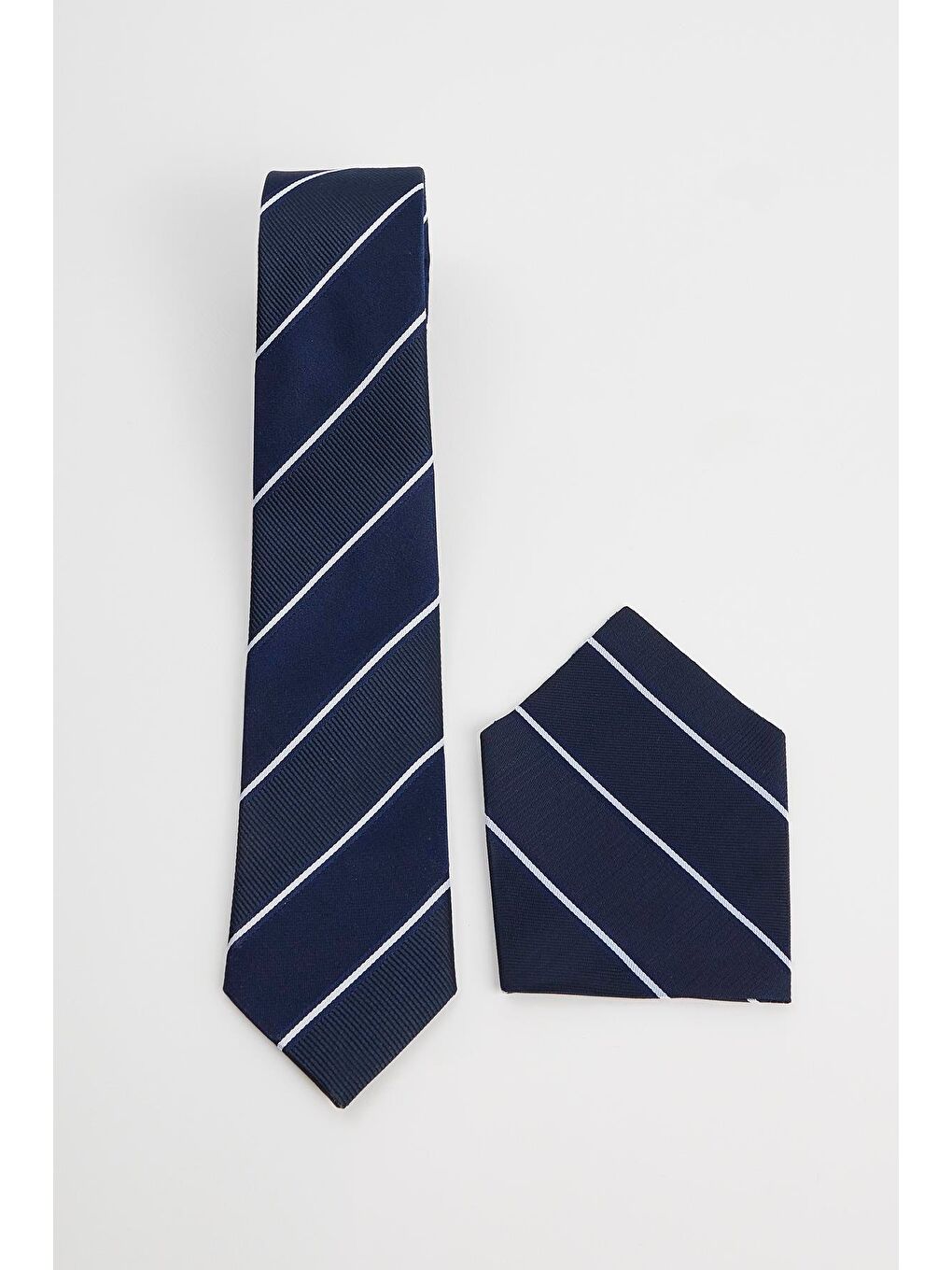 Karışık Klasik Cep Mendilli Desenli Kravat-1