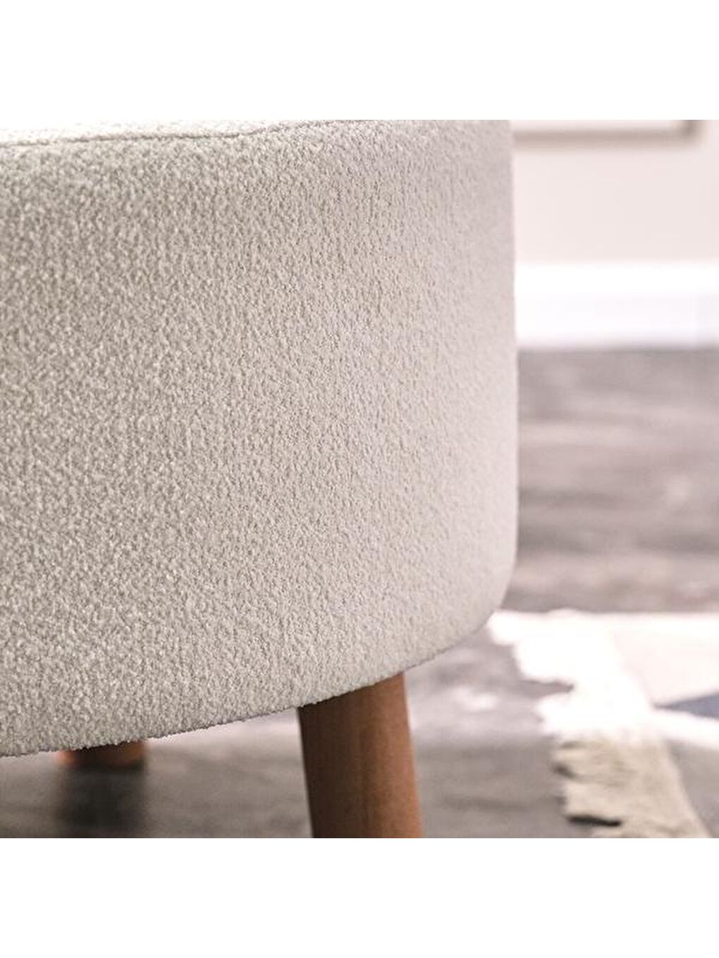 Ekru Masif Ayaklı Silindir Puf - Krem-3