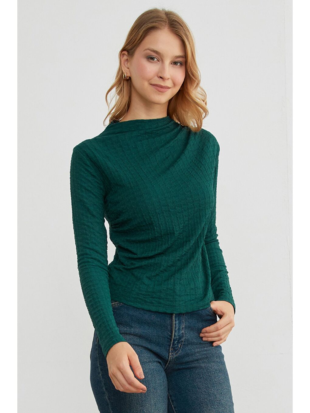 Yeşil Gofre Kumaş Dik Yaka Drapeli Bluz-4