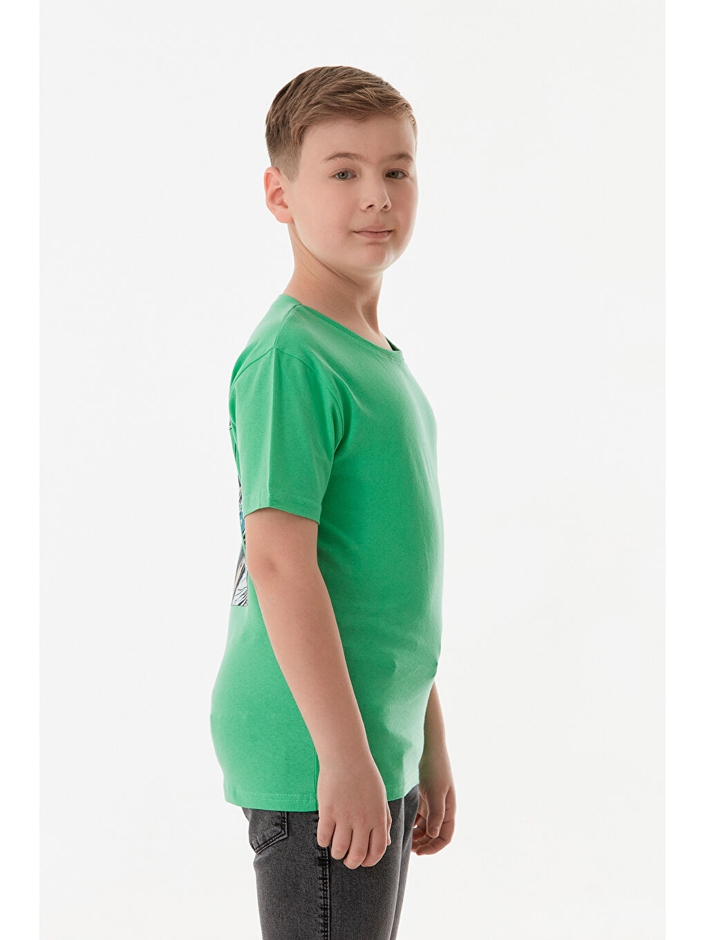 Yeşil Arkası Anime Baskılı Erkek Çocuk Tişört-4