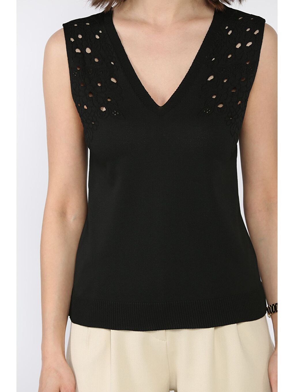 Siyah Kadın V Yaka Sıfır Kol Triko Bluz-3