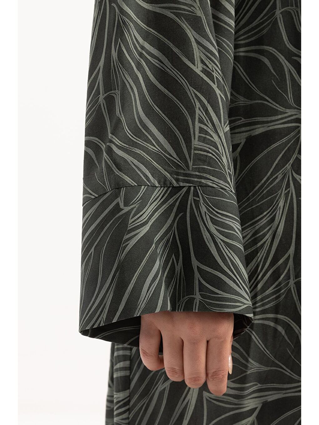 Yeşil-Robalı Kuşaklı Emprime Büyük Beden Elbise-3