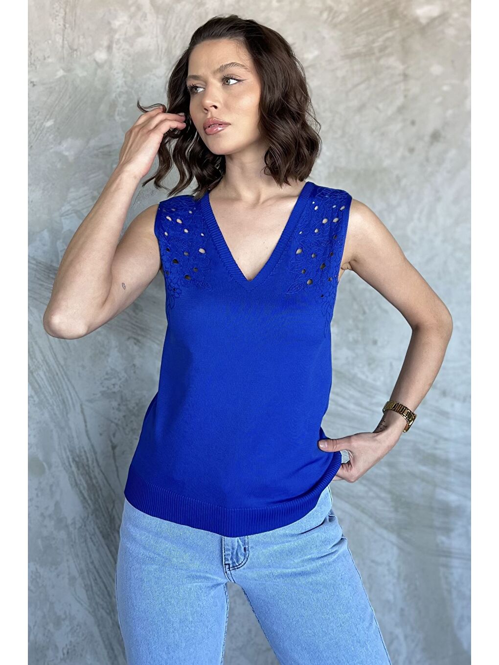 Mavi Kadın V Yaka Sıfır Kol Triko Bluz-1