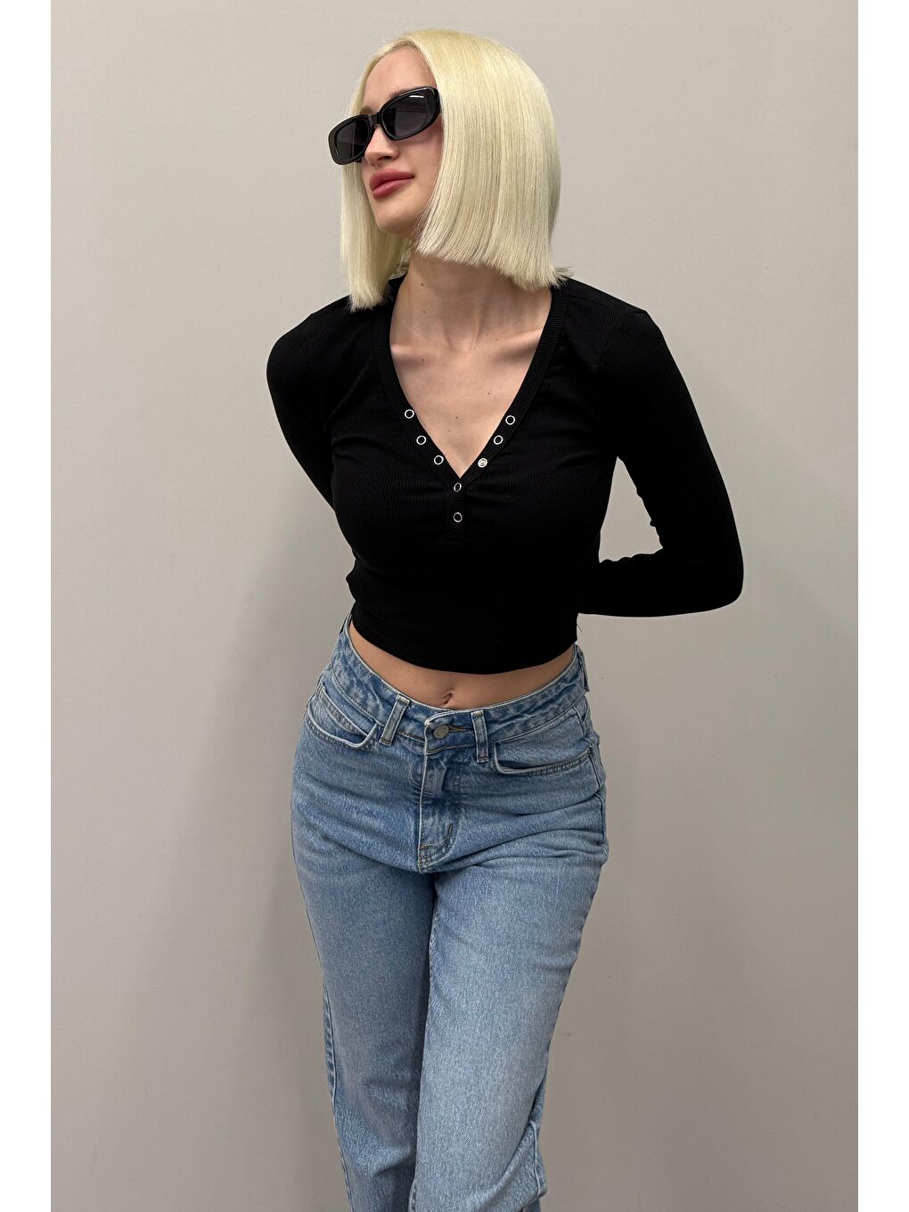 Siyah V Yaka Uzun Kollu Düğme Detaylı Kaşkorse Bodysuit Mg2194-2