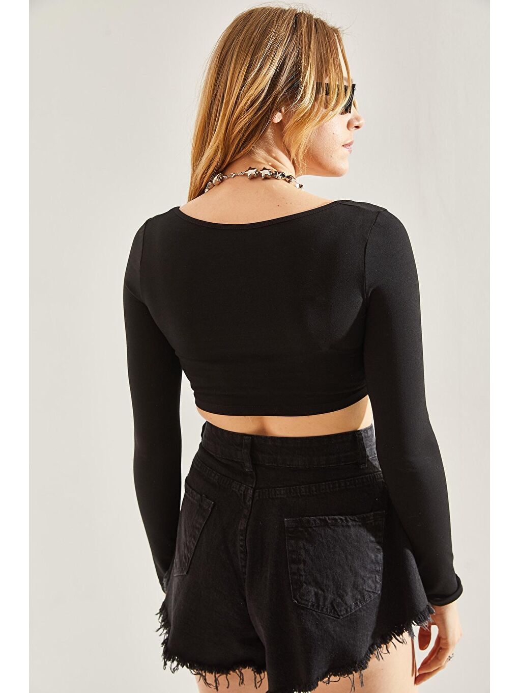Siyah Kadın Uzun Kol Kare Yaka Crop Bluz-3