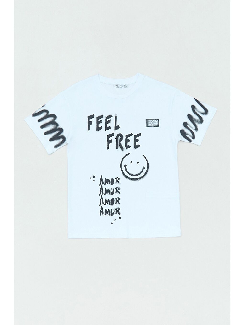 Beyaz Feel Free Yazı Baskılı Cep Detaylı Erkek Çocuk Tişört