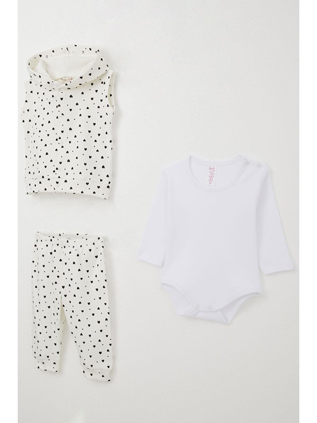 Kız Bebek Zıbınlı 3 Lü Takım Minik Kalp Desenli Beyaz (1 Yaş)