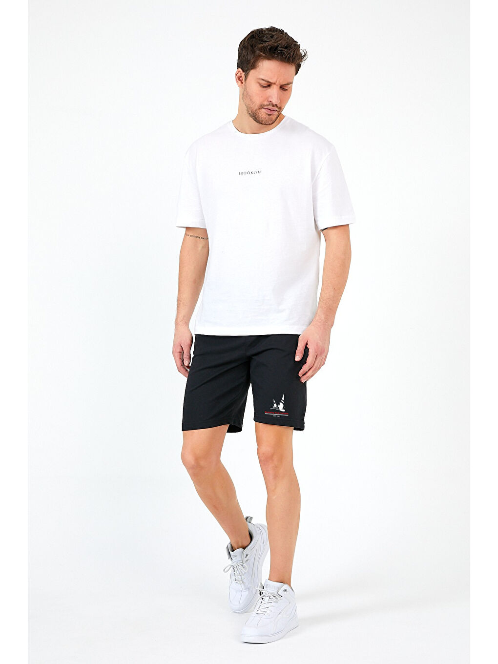 Siyah Erkek Yelken Baskılı Slim Fit Kalıp Şort SPR25SR083