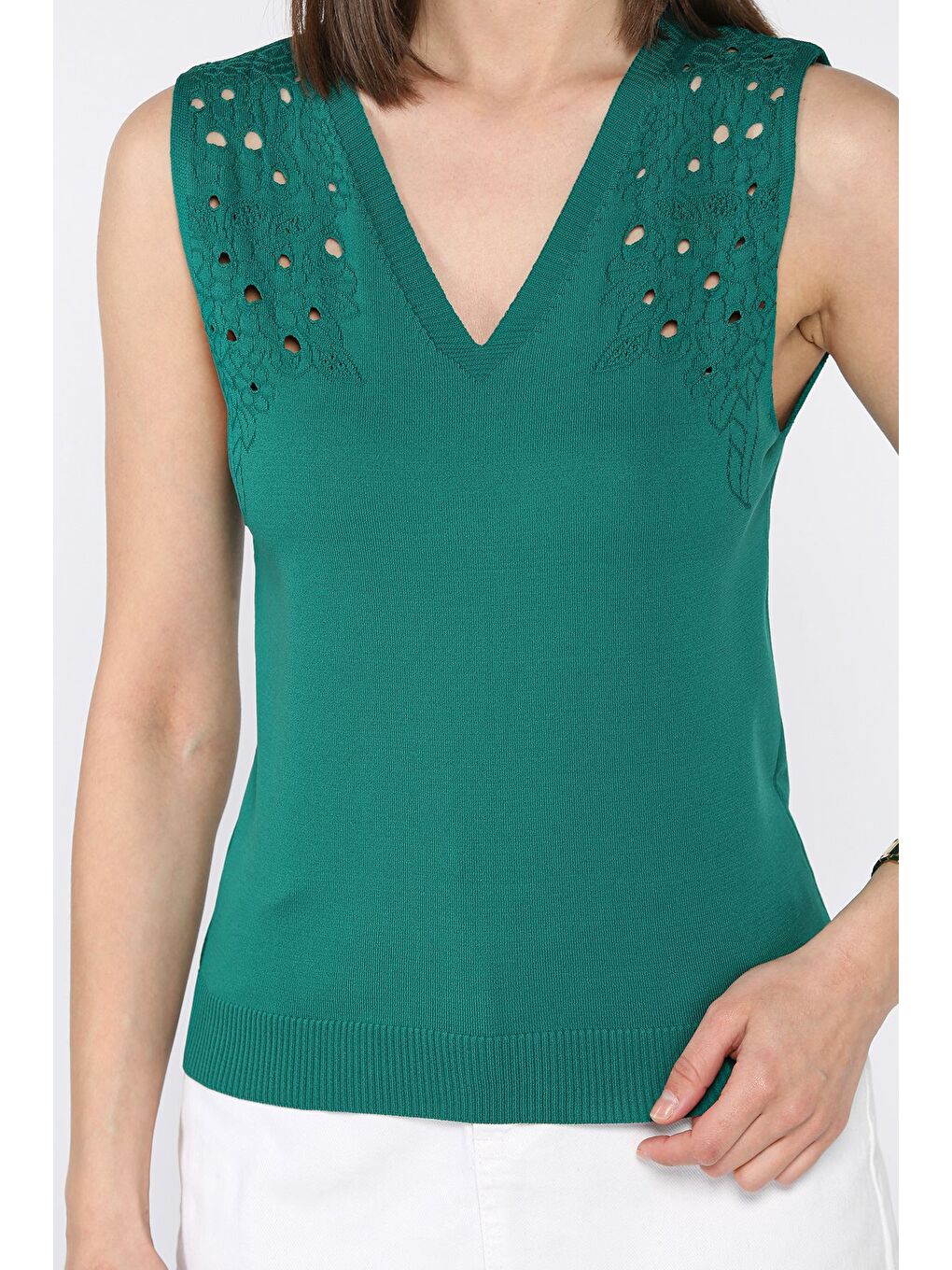 Yeşil Kadın V Yaka Sıfır Kol Triko Bluz-2