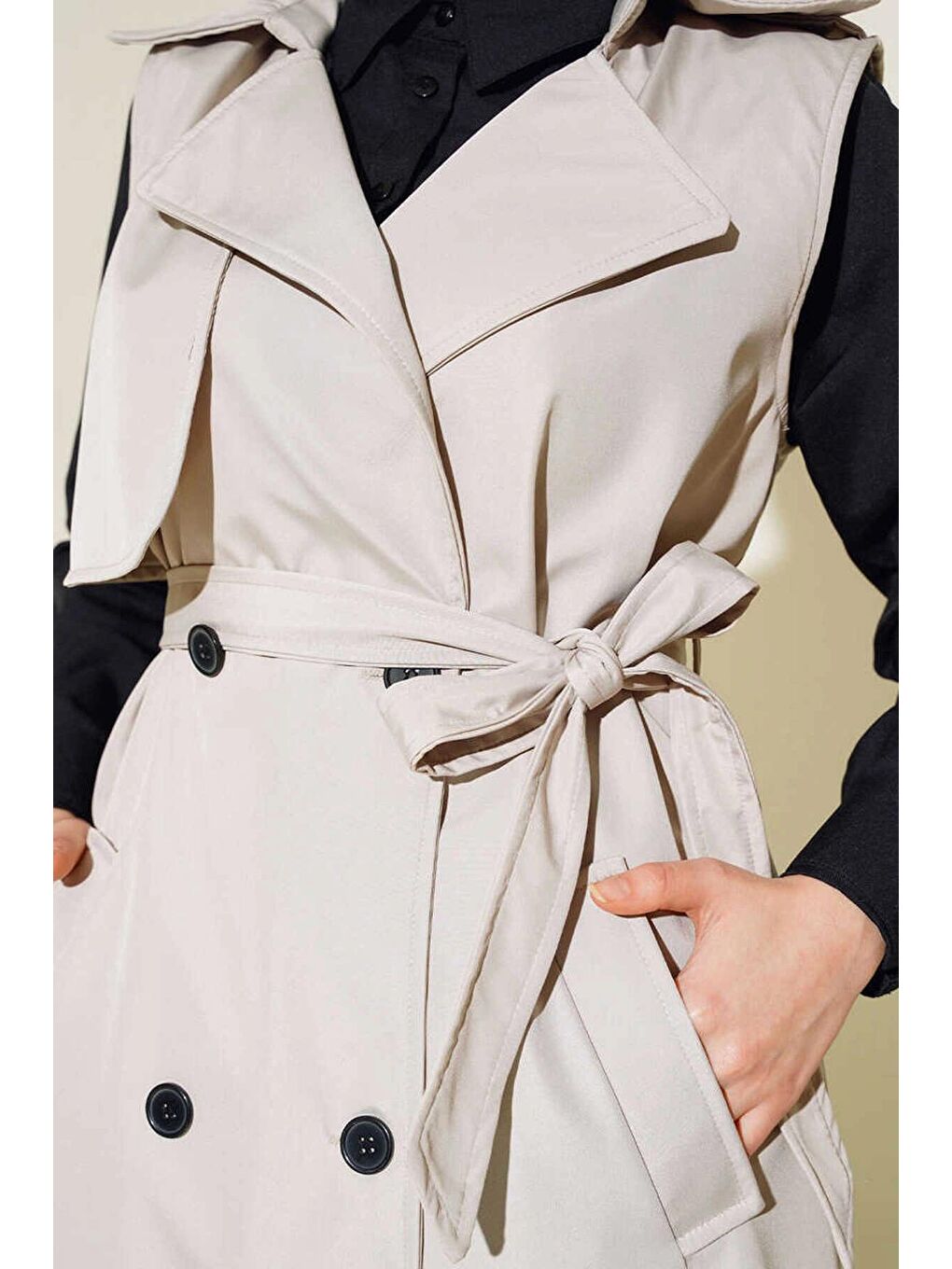 Kadın Tesettür Bej Kruvaze Yaka Kuşaklı Astarsız Mevsimlik Trençkot Yelek Hzl25s-bd159111-2