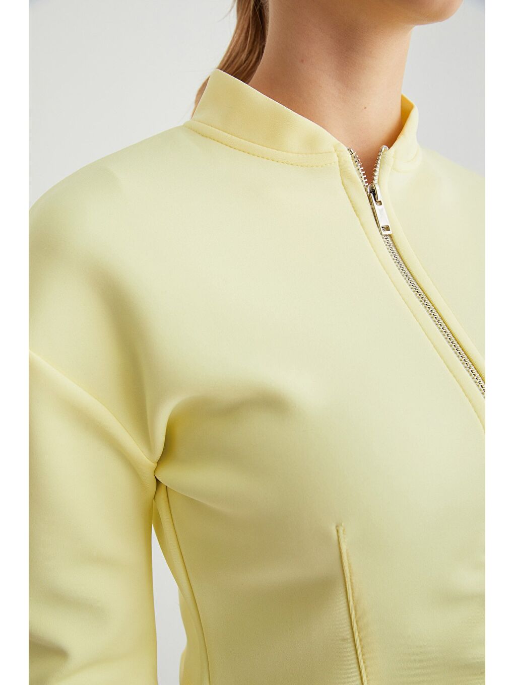 Sarı Fermuarlı Hakim Yaka Crop Spor Ceket-4