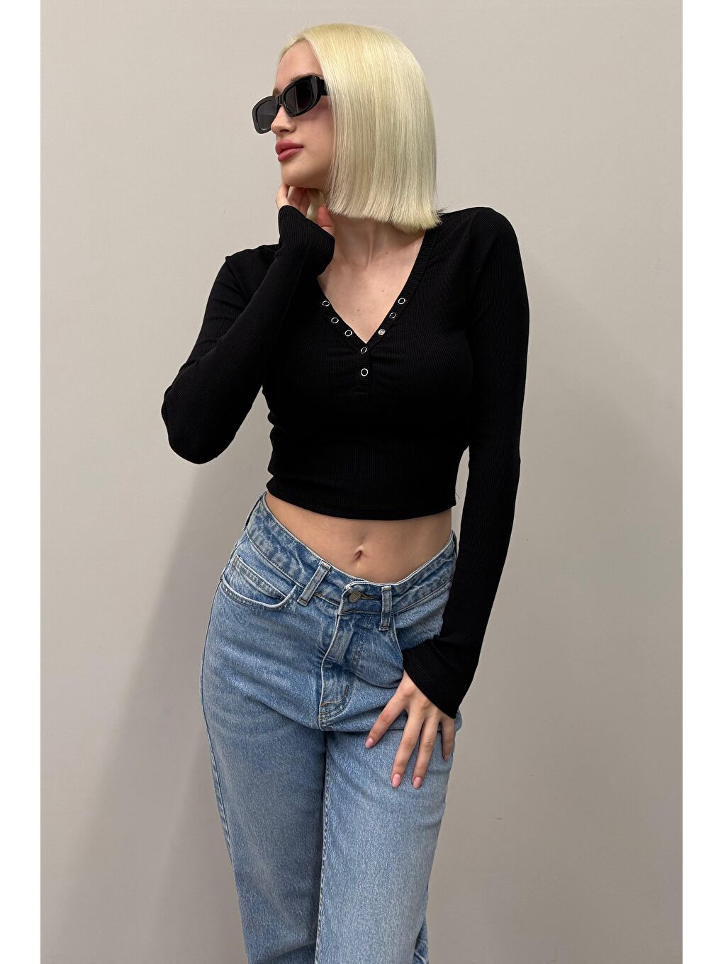 Siyah V Yaka Uzun Kollu Düğme Detaylı Kaşkorse Bodysuit Mg2194-4