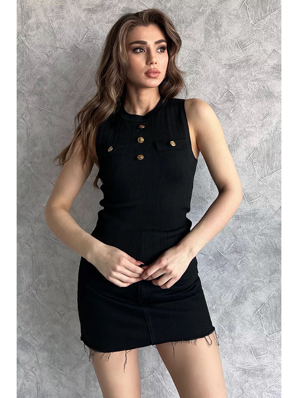 Siyah Gold Düğme Detaylı Bisiklet Yaka Kadın Elastanlı Triko Bluz