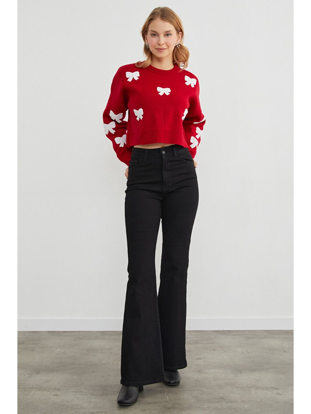 Kırmızı Kurdele Nakışlı Bisiklet Yaka Oversize Triko Kazak-4