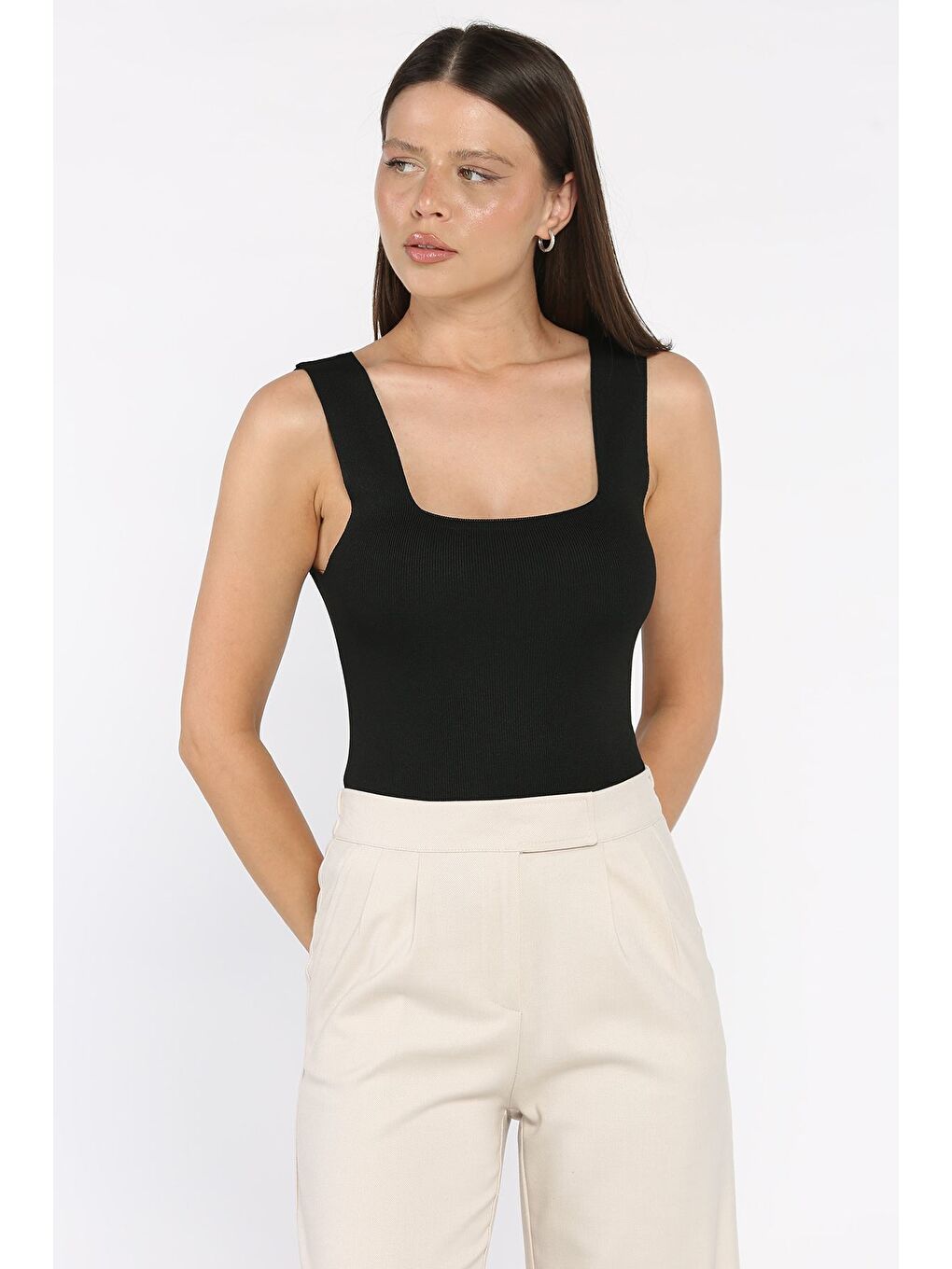 Siyah Kare Yaka Askılı Elastanlı Kadın Triko Bluz-1