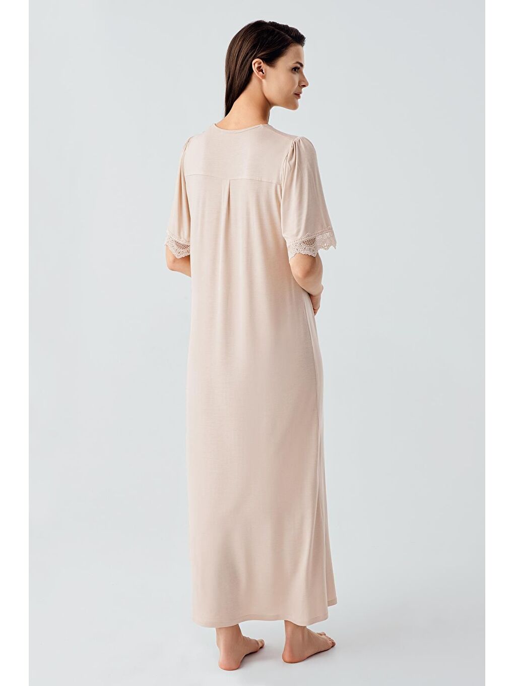 Bej Dantelli Düğmeli Kısa Kollu Esnek Viskoz Uzun Gecelik 17111-2