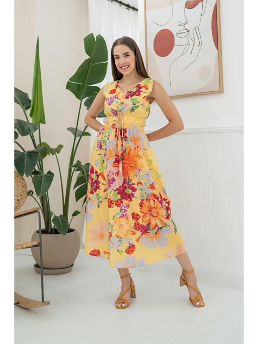 Sarı Çiçek Desenli Yazlık Elbise-1