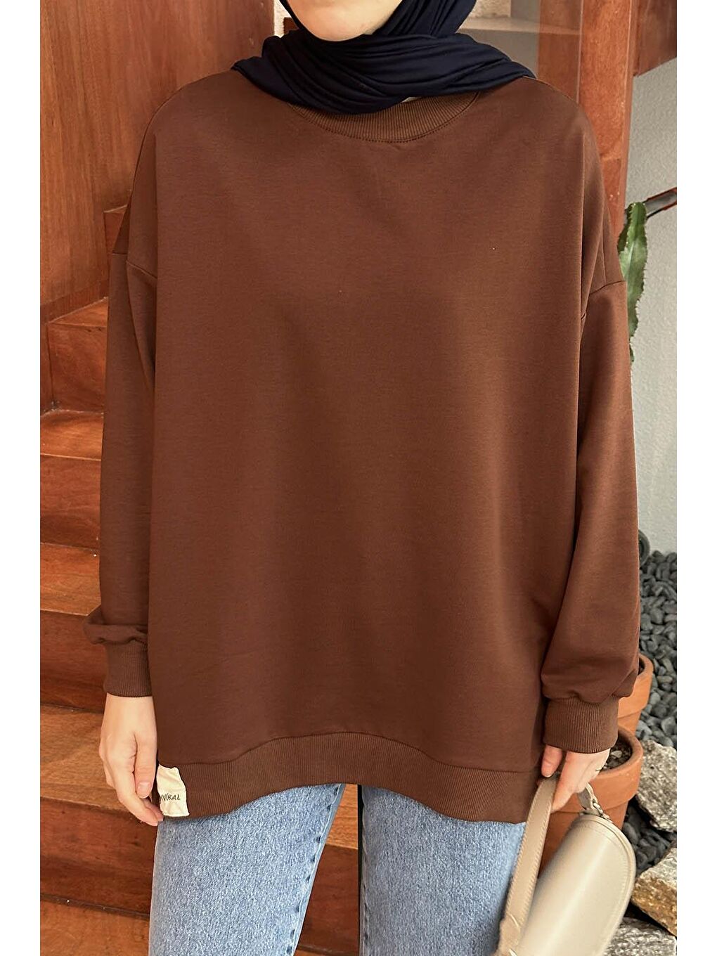 Etiket Detaylı Oversize Sweatshirt Acı Kahverengi-2