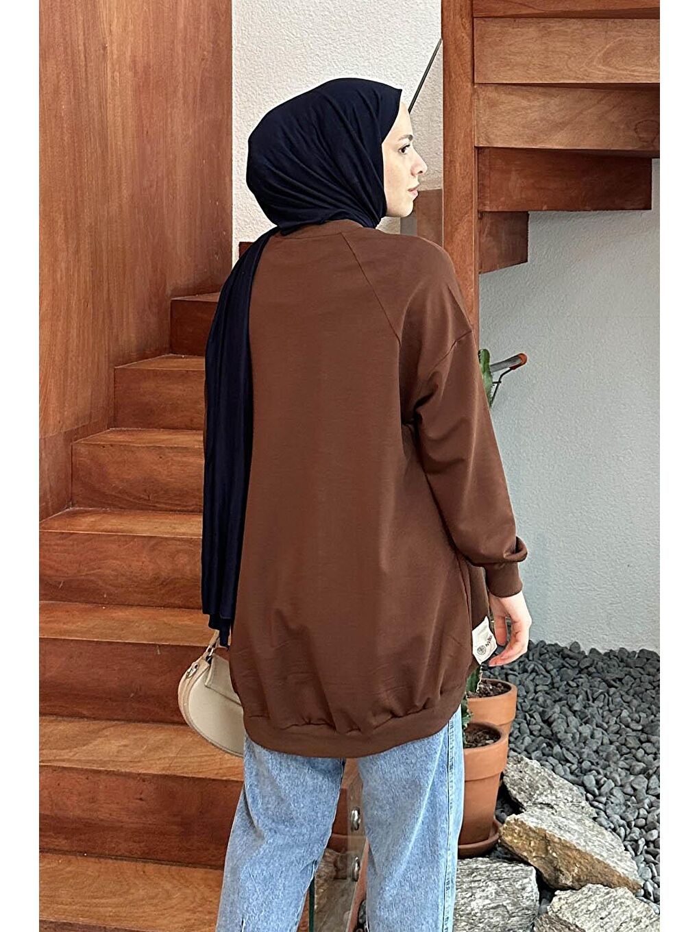 Etiket Detaylı Oversize Sweatshirt Acı Kahverengi-3